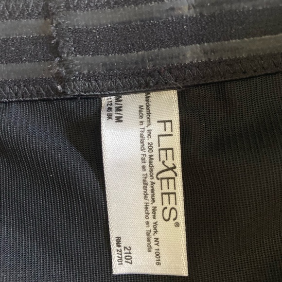 Flexees shapewear shorts - Picture 2 of 2